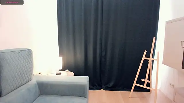 Snapshot of YvonneRobes chatting on 07-17-26, 05:15 YvonneRobes online show from 07-17-26, 05:15