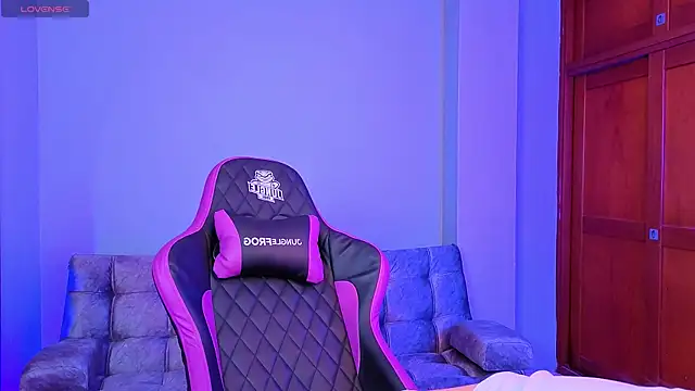 Snapshot of melanimorgan1 chatting on 01-10-26, 04:52 melanimorgan1 online show from 01-10-26, 04:52