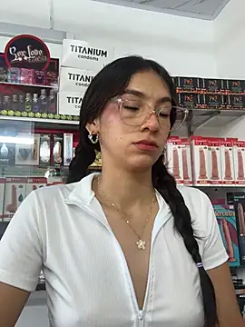 lunaluxury22 online show from 02-11-26, 02:06