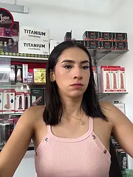 lunaluxury22 online show from 03-23-26, 04:29