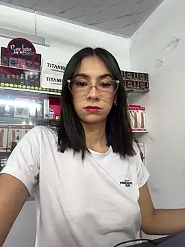 lunaluxury22 online show from 03-30-26, 01:45