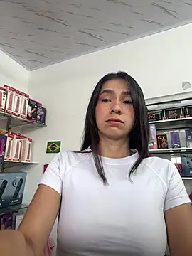 Snapshot of lunaluxury22 chatting on 06-26-26, 02:01 lunaluxury22 online show from 06-26-26, 02:01
