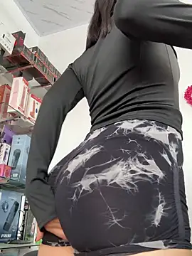 lunaluxury22 online show from 04-15-26, 08:20