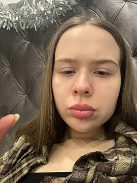 Nicole Loving online show from 12-14-25, 11:10