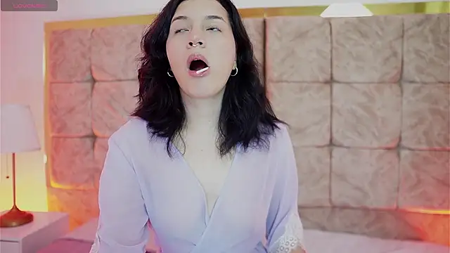 Snapshot of AlexiaClark7 chatting on 02-14-26, 04:07 AlexiaClark7 online show from 02-14-26, 04:07