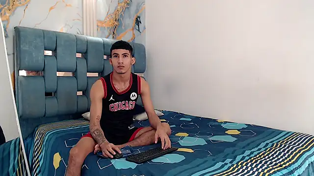 DIAMOND BLACKS online show from 04-01-26, 07:10