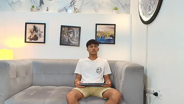 DIAMOND BLACKS online show from 02-01-26, 07:17