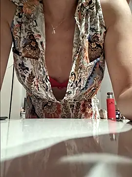 Snapshot of AbidingAuspices chatting on 02-05-26, 02:29 AbidingAuspices online show from 02-05-26, 02:29