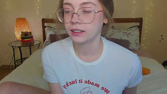 Snapshot of miya_soft chatting on 05-19-26, 01:56 miya soft online show from 05-19-26, 01:56