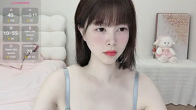 Snapshot of Anna-2005 chatting on 06-20-26, 05:01 Anna-2005 online show from 06-20-26, 05:01