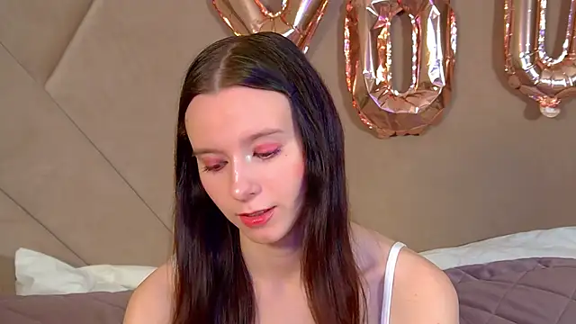 Snapshot of ArinaKubrick chatting on 02-27-26, 04:18 ArinaKubrick online show from 02-27-26, 04:18