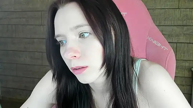 Snapshot of ArinaKubrick chatting on 05-27-26, 05:31 ArinaKubrick online show from 05-27-26, 05:31