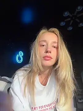 Snapshot of sssativa_more chatting on 05-29-26, 04:18 sssativa more online show from 05-29-26, 04:18