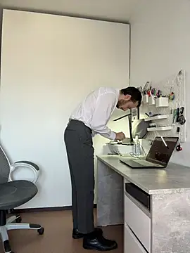 Lovebackground online show from 03-06-26, 07:36