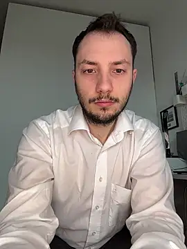 Lovebackground online show from 04-03-26, 08:43