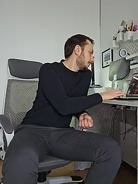 Lovebackground online show from 02-27-26, 08:36