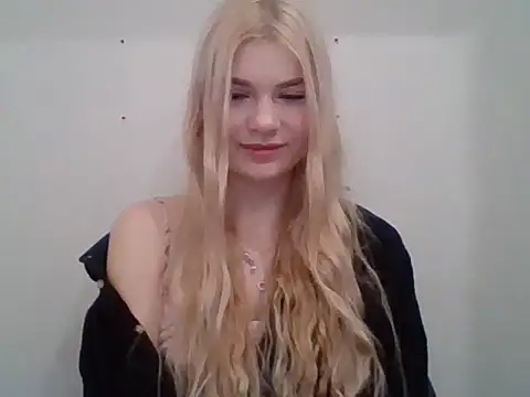 Snapshot of GeorginaLovely chatting on 01-08-26, 03:40 GeorginaLovely online show from 01-08-26, 03:40