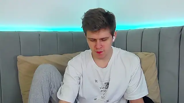 NickJohnas online show from 01-17-26, 03:32