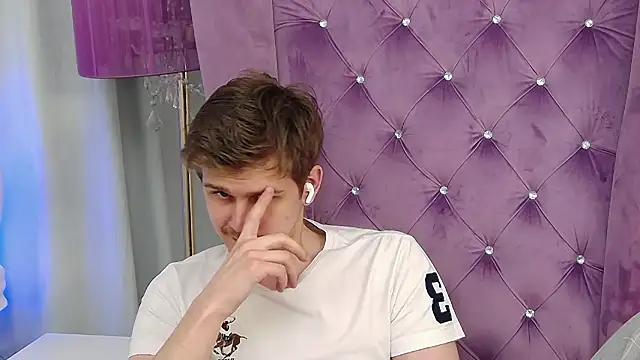 NickJohnas online show from 04-18-26, 06:54