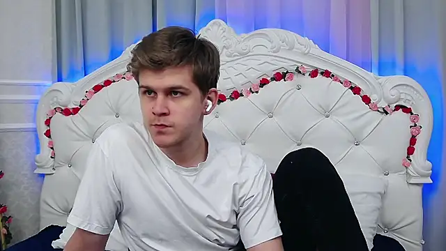 NickJohnas online show from 04-15-26, 03:38