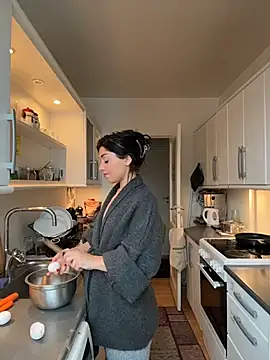 SilkyMira online show from 02-05-26, 12:01