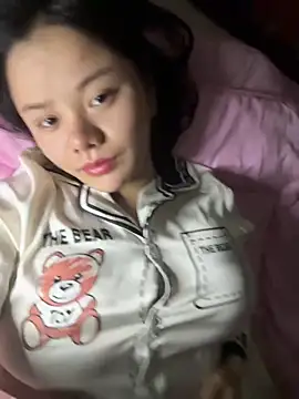 leo-kitty online show from 12-20-25, 01:47