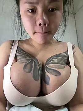 leo-kitty online show from 02-11-26, 02:17