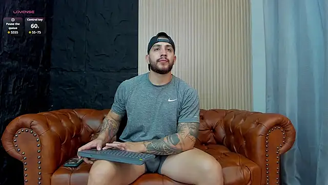 KyleNorth  online show from 01-09-26, 05:42