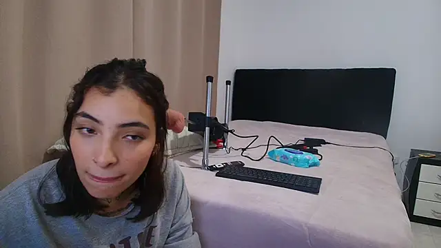 Snapshot of emmi_11 chatting on 01-15-26, 11:13 emmi 11 online show from 01-15-26, 11:13