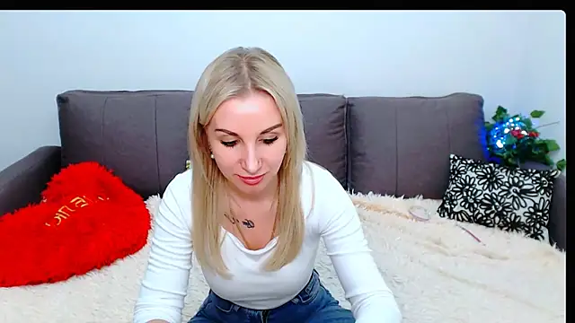 Hanna--Sweet online show from 02-12-26, 03:56