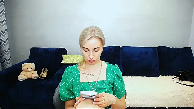 Hanna--Sweet online show from 07-15-26, 12:01