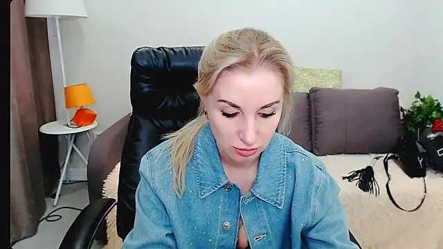 Hanna--Sweet online show from 03-29-26, 09:22