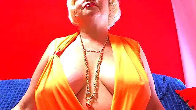 Snapshot of NaughtyMILF4UX chatting on 05-07-26, 03:33 NaughtyMILF4UX online show from 05-07-26, 03:33