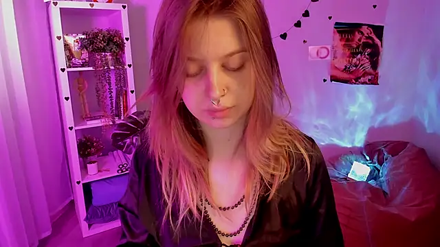 Snapshot of crazysound chatting on 02-17-26, 01:19 crazysound online show from 02-17-26, 01:19