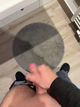 Manu1983el01 online show from 02-11-26, 04:29