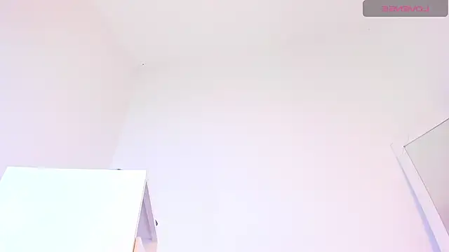 Snapshot of Silvanna-Casstro chatting on 05-21-26, 11:29 Silvanna-Casstro online show from 05-21-26, 11:29