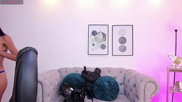 Lynara norien online show from 01-08-26, 07:31