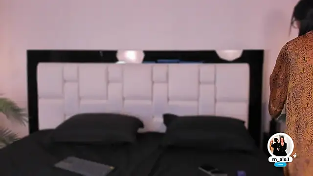 Snapshot of Avy_rose chatting on 01-08-26, 12:11 Avy rose online show from 01-08-26, 12:11