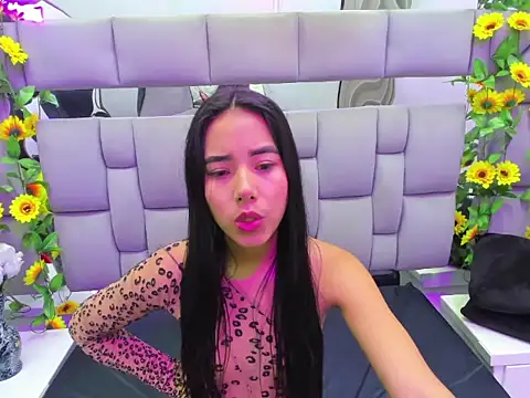 Lia velvet69 online show from 04-14-26, 02:00