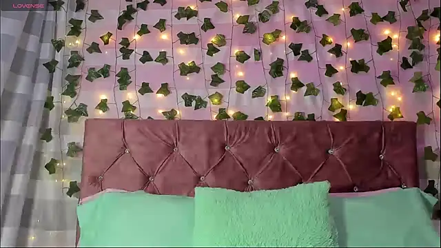 Ayla-marttinez online show from 04-14-26, 01:21