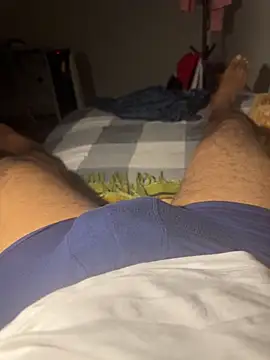 Snapshot of Night_outcam chatting on 02-18-26, 12:01 Night outcam online show from 02-18-26, 12:01