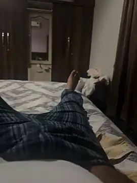 Snapshot of Night_outcam chatting on 02-12-26, 06:07 Night outcam online show from 02-12-26, 06:07