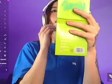 Snapshot of alina_lee chatting on 01-14-26, 01:42 alina lee online show from 01-14-26, 01:42