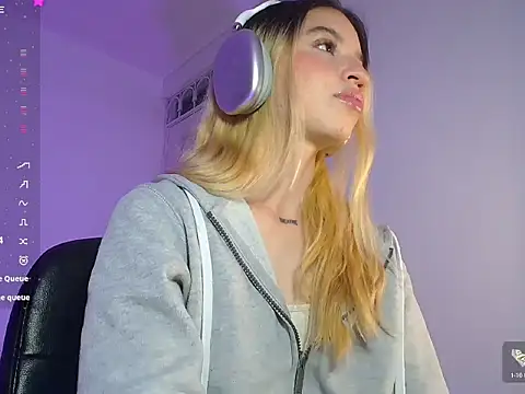 Snapshot of alina_lee chatting on 01-06-26, 01:42 alina lee online show from 01-06-26, 01:42