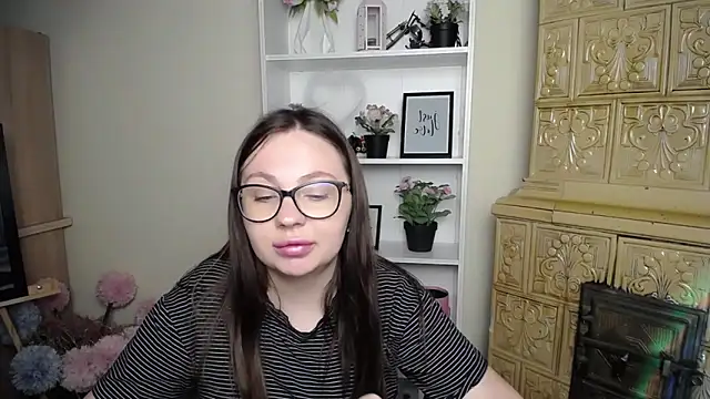 Snapshot of LiliaErmi chatting on 06-14-26, 06:58 LiliaErmi online show from 06-14-26, 06:58