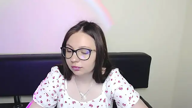 Snapshot of LiliaErmi chatting on 06-20-26, 06:51 LiliaErmi online show from 06-20-26, 06:51