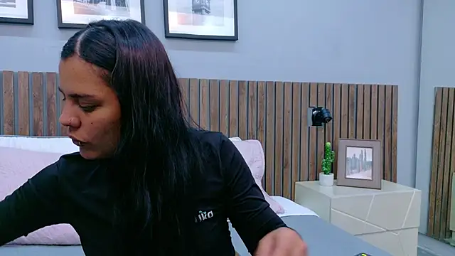 Mia Bellefort online show from 03-27-26, 07:26