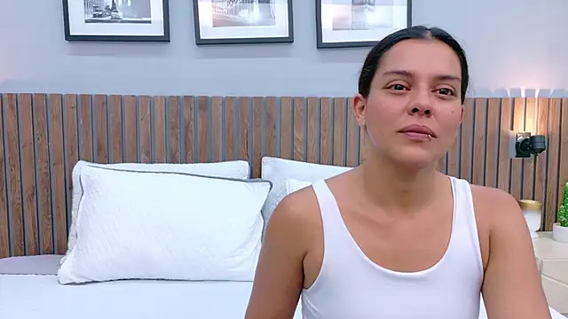 Mia Bellefort online show from 04-09-26, 08:04