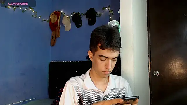 Snapshot of Juan_Gomezz26 chatting on 05-22-26, 11:03 Juan Gomezz26 online show from 05-22-26, 11:03