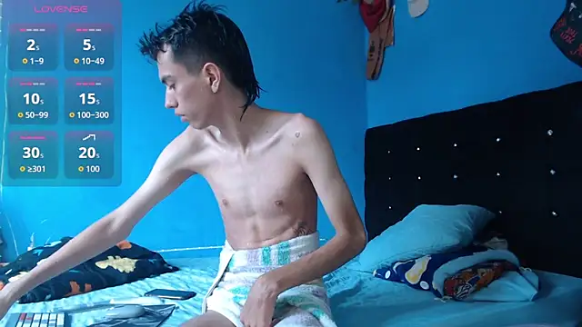 Snapshot of Juan_Gomezz26 chatting on 05-15-26, 02:48 Juan Gomezz26 online show from 05-15-26, 02:48